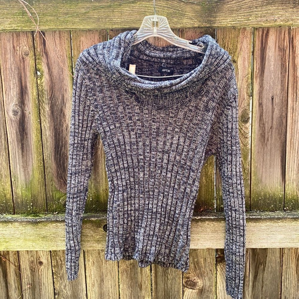 Apt.9 shimmer cowl neck sweater sz. L petite
